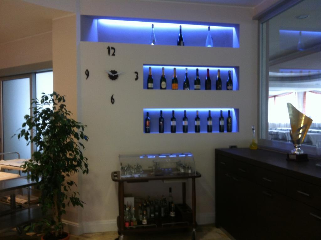 Hotel Ristorante Sbranetta Rozzano Bagian luar foto